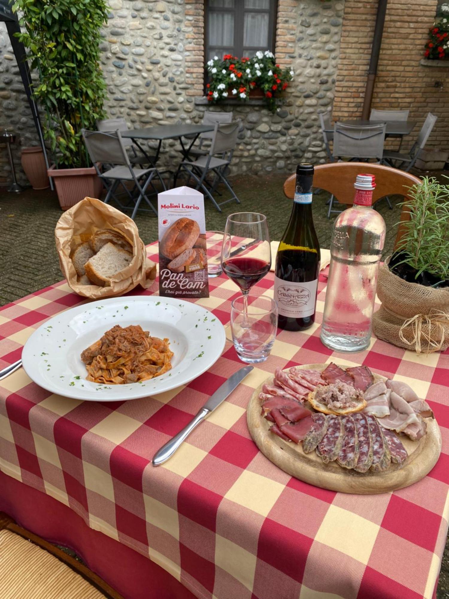Agriturismo Cassinazza Orsenigo Zewnętrze zdjęcie