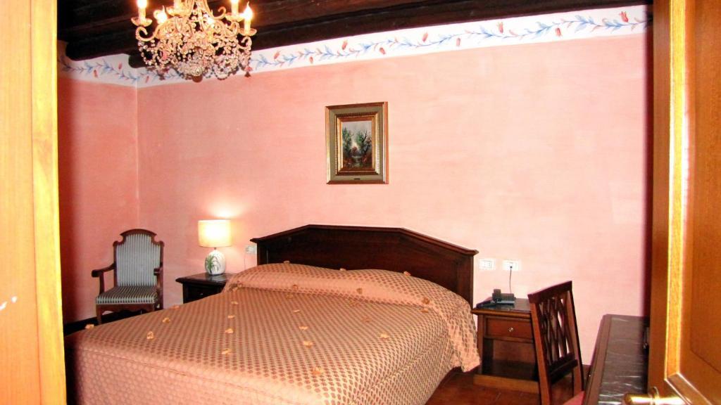 Agriturismo Cassinazza Orsenigo Pokój zdjęcie