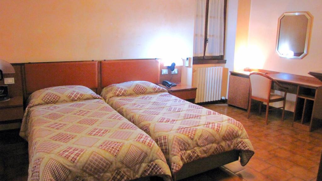 Agriturismo Cassinazza Orsenigo Pokój zdjęcie