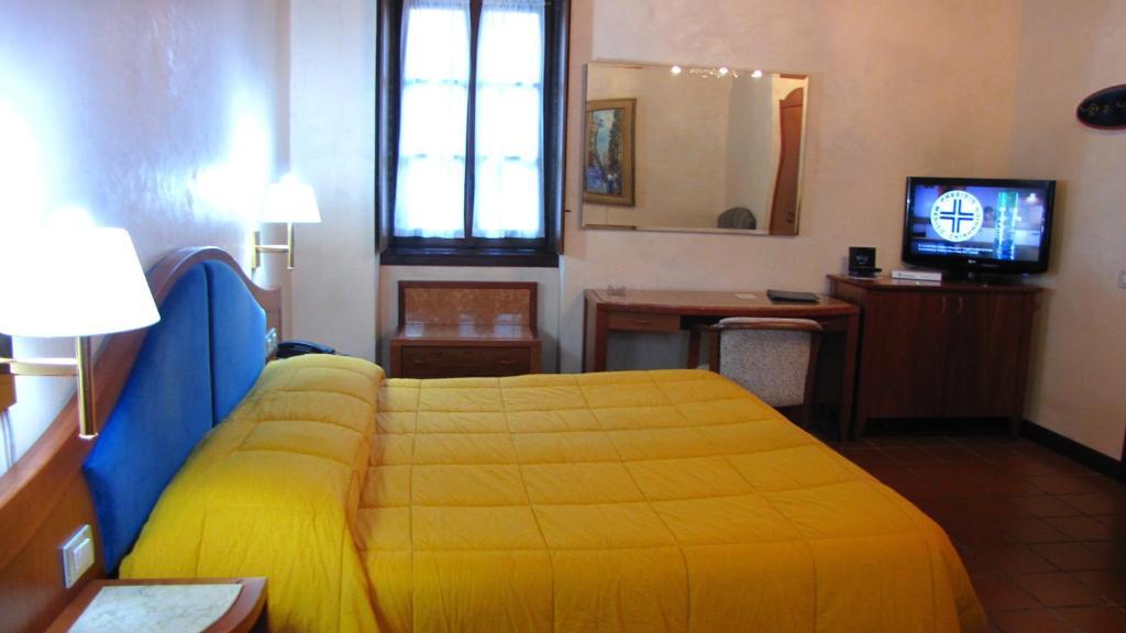 Agriturismo Cassinazza Orsenigo Pokój zdjęcie
